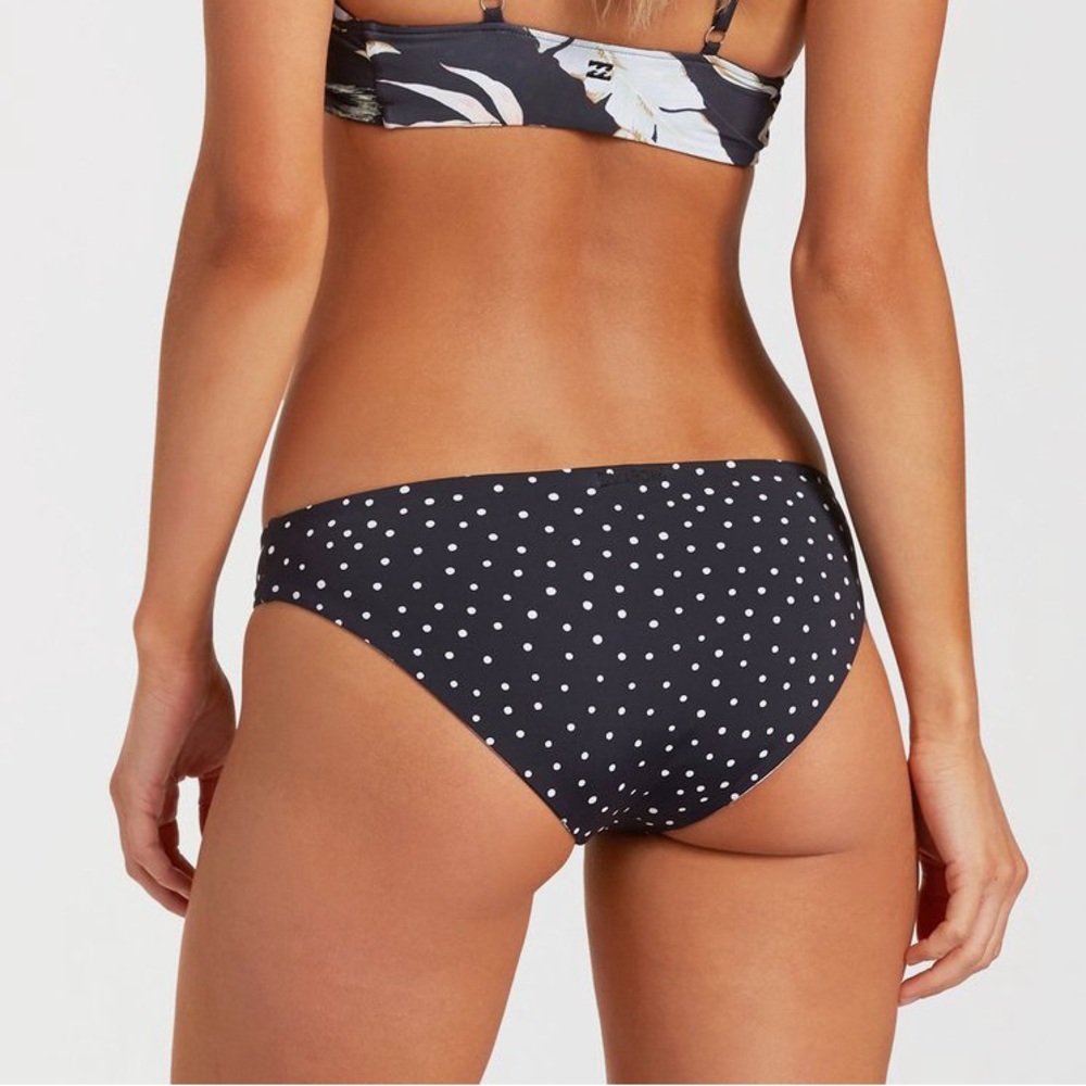 Billabong •• Reese Underwire Bikini Top | Reversible Floral Lowrider Bottom - Picture 7 of 16
